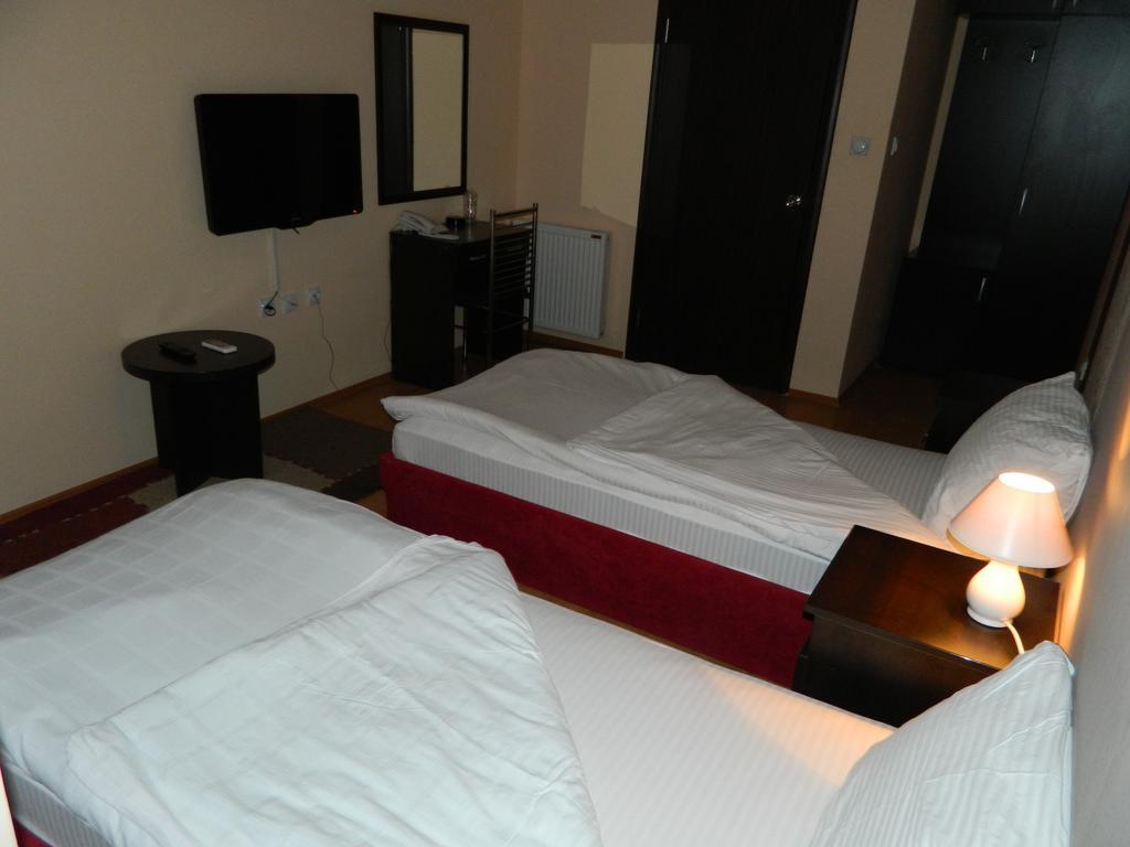 Garni Hotel Rile Men Nis Phòng bức ảnh