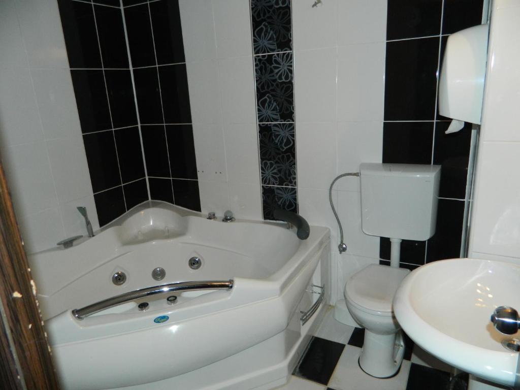 Garni Hotel Rile Men Nis Phòng bức ảnh