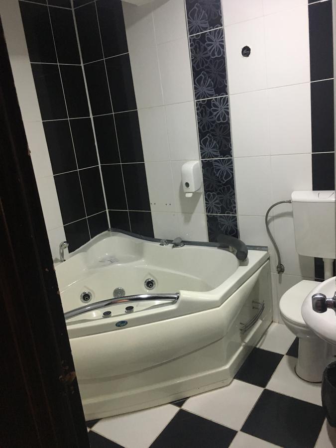 Garni Hotel Rile Men Nis Ngoại thất bức ảnh