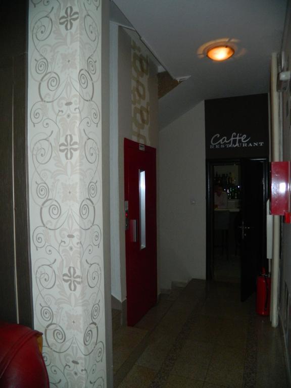 Garni Hotel Rile Men Nis Ngoại thất bức ảnh